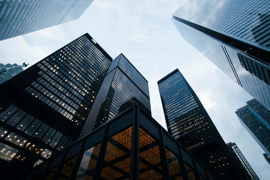 Avanade + New Wave Workspace: Elevating Financial Services Operations Through Intelligent Booking Management